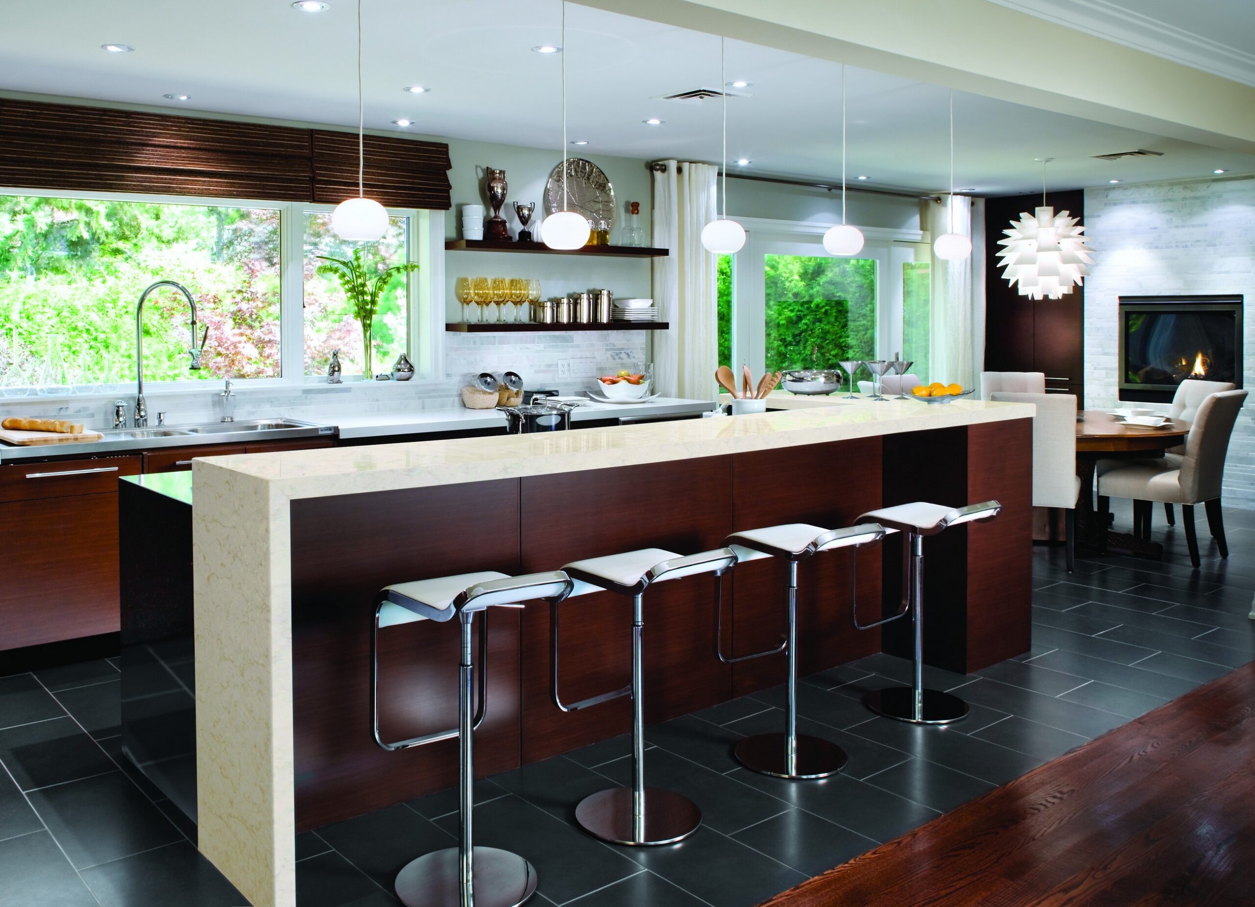 Viatara Soprano kitchen countertops with island and bar stools
