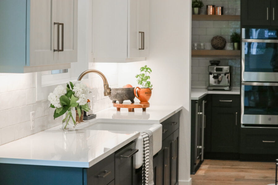 Super white quartz kitchen countertops