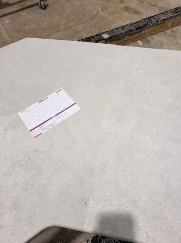 Caesarstone Airy Concrete quartz seam